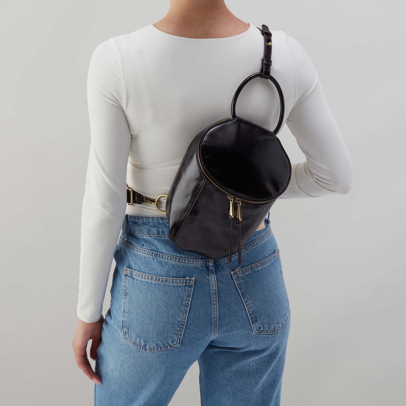 Sheila Sling in Polished Leather – Black - HOBO